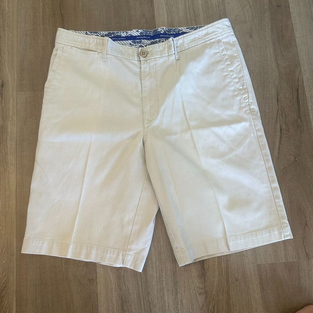 Tommy Bahama Boracay Chino Shorts size 35 Cream
